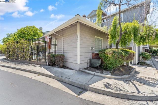 4640 Hampton Falls Place, San Jose CA: https://media.crmls.org/mediaz/9ad9064b-678a-40bf-abe5-f0df09731608.jpg