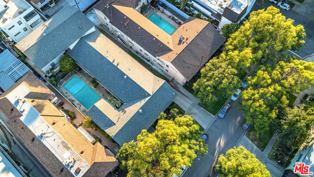 8218 De Longpre Avenue, West Hollywood CA: https://media.crmls.org/mediaz/9ad92afe-fcb1-4fec-9848-b95e9b509cb3.jpg