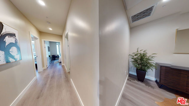 520 N Central Avenue, Glendale CA: https://media.crmls.org/mediaz/9ad92f68-afab-4f9d-96ea-23f6a5900643.jpg