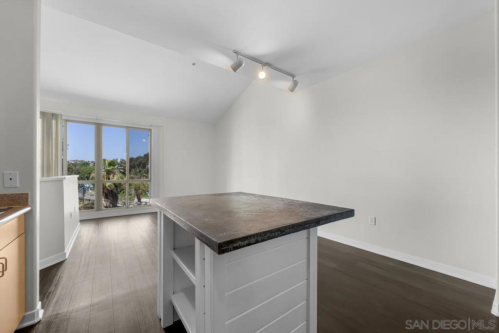 1501 Front St - photo 8