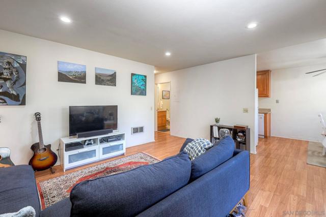 3557 Kenora Drive, Spring Valley CA: https://media.crmls.org/mediaz/9ad97df7-3d6d-4095-975f-6c033884e198.jpg