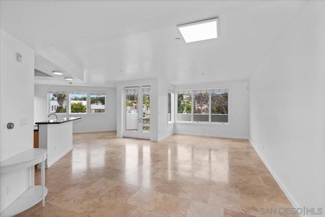 5490 La Jolla Blvd, La Jolla CA: https://media.crmls.org/mediaz/9ad9b200-fb53-4cb4-934f-0adb1eb44296.jpg