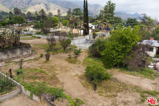 3359 Glenrose Avenue, Altadena CA: https://media.crmls.org/mediaz/9ad9b6bf-9217-4049-ba61-06351d085e05.jpg