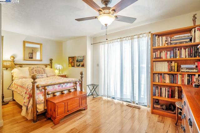 31865 Chicoine Ave, Hayward CA: https://media.crmls.org/mediaz/9ad9b927-c191-4b65-8206-2717072dec8d.jpg