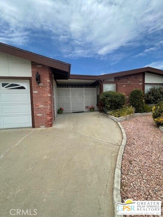 1273 Basswood Way, Hemet CA: https://media.crmls.org/mediaz/9ad9c55b-bee4-428a-8c73-bac6a0ae22ca.jpg