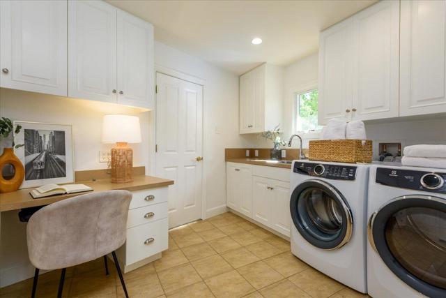 50 Bear Gulch Drive, Portola Valley CA: https://media.crmls.org/mediaz/9ada1cfc-00c2-47f0-b65a-447ee6509e01.jpg