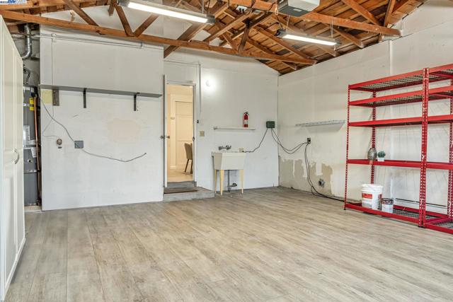 947 Crane Ave, Foster City CA: https://media.crmls.org/mediaz/9adac736-0055-4e72-8f20-39848d338d4d.jpg