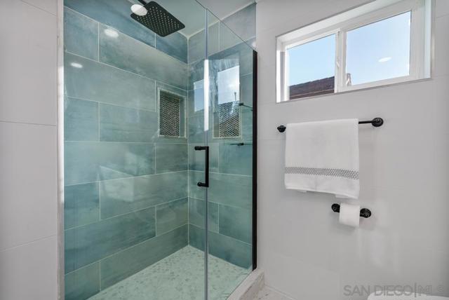 11289 Silver Buckle Way, San Diego CA: https://media.crmls.org/mediaz/9adb42c5-a43c-4134-a8b4-aef6cead9c5b.jpg