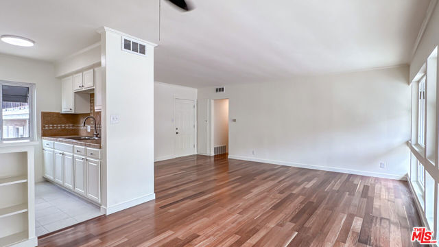 1241 N Fairfax Avenue, West Hollywood CA: https://media.crmls.org/mediaz/9adbf762-d218-4f37-b884-ef81dac816dd.jpg