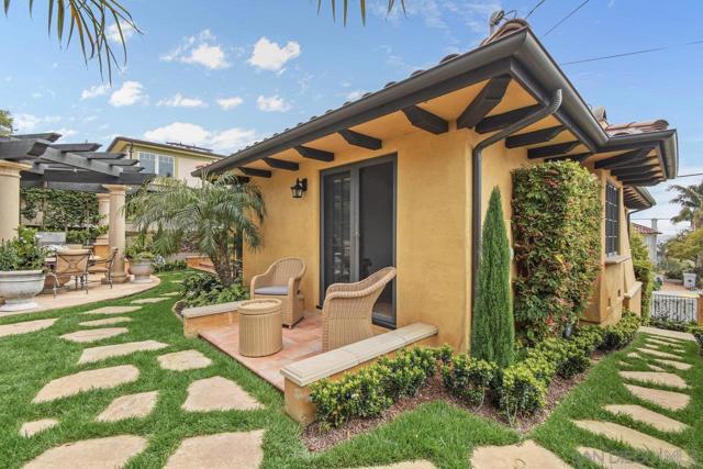 1250 Willow St, San Diego CA: https://media.crmls.org/mediaz/9adc145f-365e-41d7-9797-518e684d3273.jpg