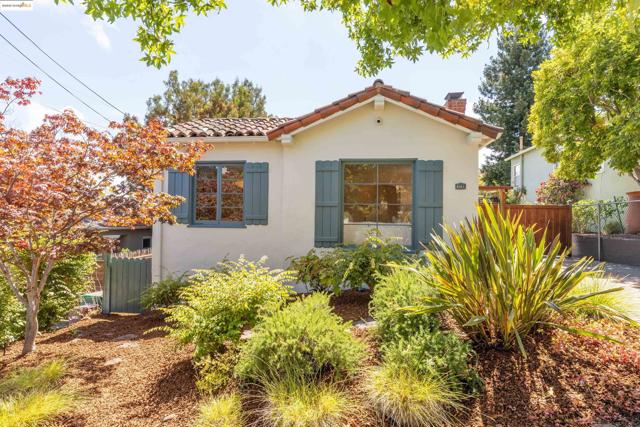 2451 Carmel St, Oakland CA: https://media.crmls.org/mediaz/9adc31c2-5a1f-4e6e-8b97-832f6de31693.jpg
