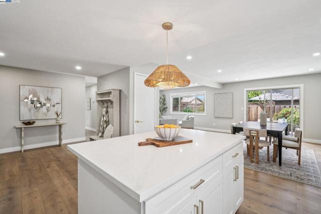 34709 Clover St, Union City CA: https://media.crmls.org/mediaz/9add1b4a-f6a2-418c-9387-e7fa94328e20.jpg