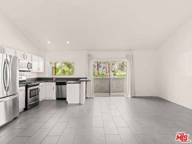 1472 S Camino Real, Palm Springs CA: https://media.crmls.org/mediaz/9addb704-093a-4ba4-b36a-c8b1775619f6.jpg