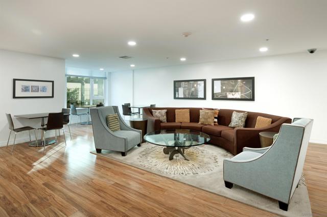 475 Redwood, San Diego CA: https://media.crmls.org/mediaz/9addc124-cb0e-4cc4-8d3b-f2affc0222a6.jpg