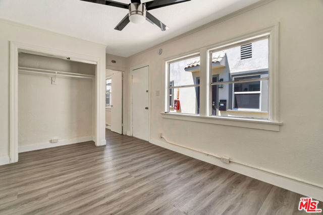 2233 W 14th Street, Los Angeles CA: https://media.crmls.org/mediaz/9addde29-7f13-4859-93da-a3e669e38536.jpg
