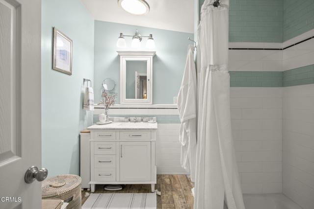 3500 Ocean Drive, Oxnard CA: https://media.crmls.org/mediaz/9ade17e2-0d7c-46f4-892d-ca98457f8293.jpg