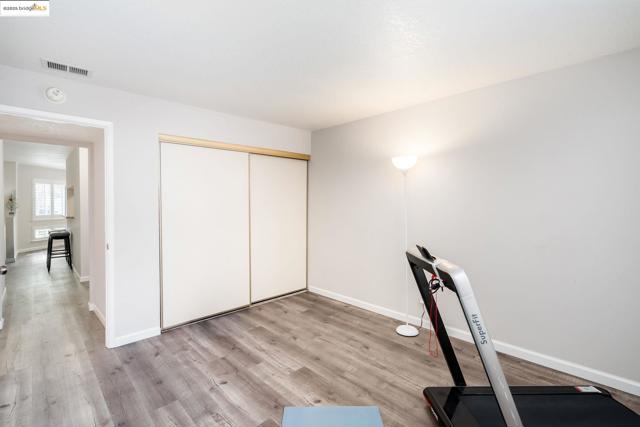 21071 Gary Dr, Hayward CA: https://media.crmls.org/mediaz/9ade2781-dc32-4ba5-b28f-3db3f000b31a.jpg