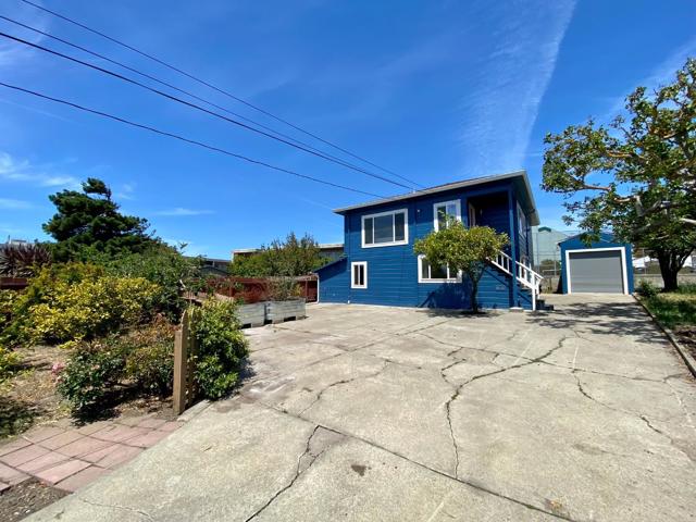 1076 Grand Avenue, South San Francisco CA: https://media.crmls.org/mediaz/9adef7b1-dd4f-4870-9439-1fcb1f8ddf65.jpg