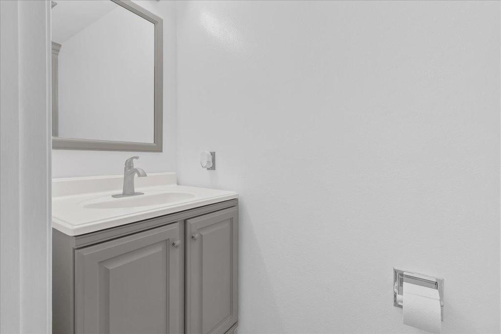 https://media.crmls.org/mediaz/9adf3dd9-88e9-4b11-9af0-e802907dc949.jpg?preset=X-Large