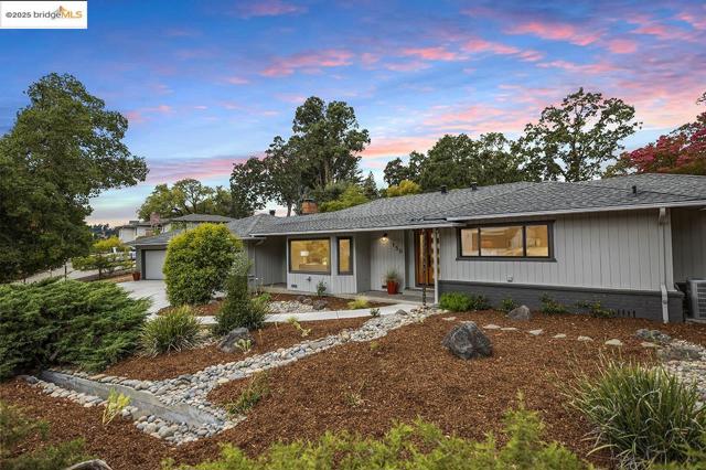 150 Santa Rita Dr, Walnut Creek CA: https://media.crmls.org/mediaz/9adf870b-254e-4d53-9d98-536a894f2bfe.jpg