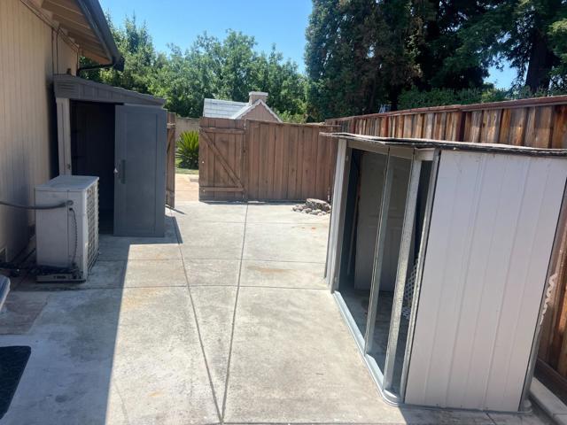 1298 Hersman Drive, Gilroy CA: https://media.crmls.org/mediaz/9ae01d84-375d-4e9c-9521-57a9912f0caf.jpg
