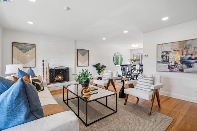 598 CRESTMONT DRIVE, Oakland CA: https://media.crmls.org/mediaz/9ae036ec-a3c5-46bf-8ead-004a3462f167.jpg