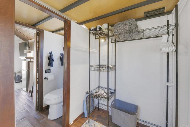 929 Chumash Trail, Vista CA: https://media.crmls.org/mediaz/9ae0d751-0d00-4672-9b7e-fd679be035fa.jpg