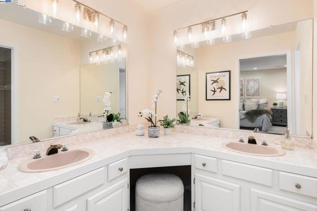 20 Donna Ln, Danville CA: https://media.crmls.org/mediaz/9ae198a5-b592-4dd7-8ffe-25ad11ad8278.jpg