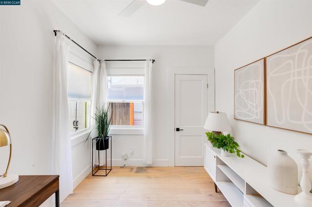 3018 Courtland Ave, Oakland CA: https://media.crmls.org/mediaz/9ae1e00c-4d1d-4e09-baf0-60b956ca54cd.jpg