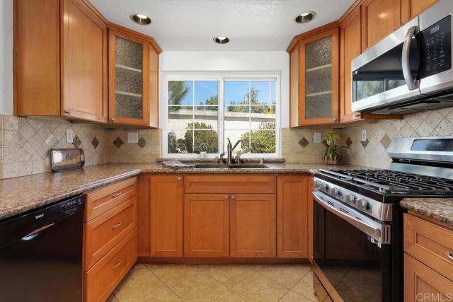 Detail Gallery Image 16 of 50 For 2257 Brookwood Ct, Escondido,  CA 92026 - 4 Beds | 2/1 Baths
