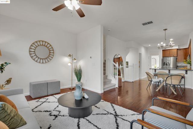 2284 Morrow St, Hayward CA: https://media.crmls.org/mediaz/9ae29e50-8755-4e7c-ab26-56d0d8d2f2cd.jpg