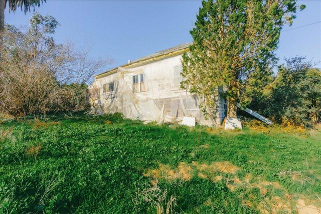371 Calabasas Road, Watsonville CA: https://media.crmls.org/mediaz/9ae2bee9-c8a2-43fc-8ab7-4fc587e2548d.jpg