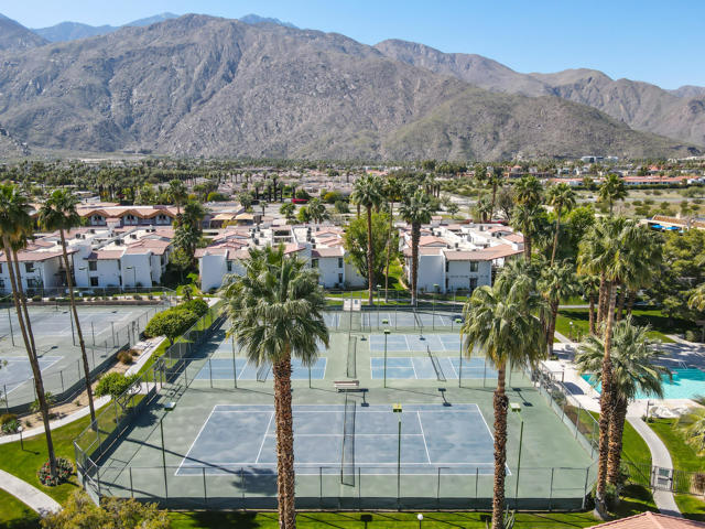 1050 E Ramon Road, Palm Springs CA: https://media.crmls.org/mediaz/9ae30026-1a9c-477e-a6ca-d16b9b771ea4.jpg