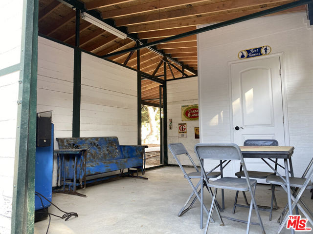 6970 Fernhill Drive, Malibu CA: https://media.crmls.org/mediaz/9ae33d34-6463-4747-910c-2ef5930e3092.jpg