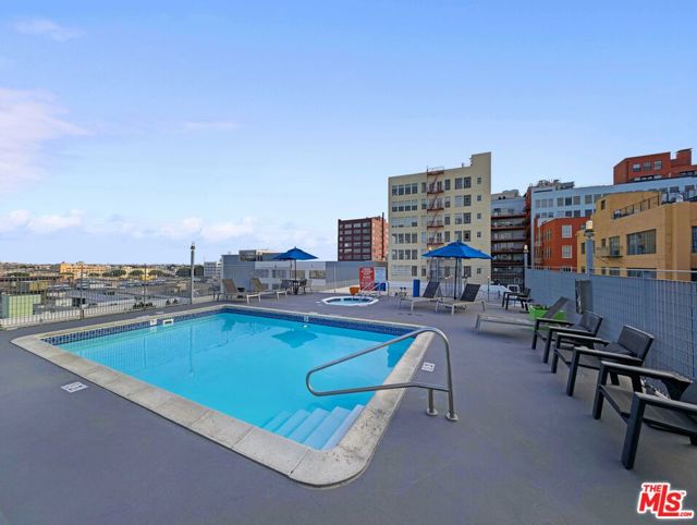 738 S Los Angeles Street, Los Angeles CA: https://media.crmls.org/mediaz/9ae34277-aafd-4129-ad7f-abb292a000c6.jpg