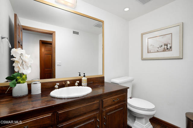 2457 Angelo Drive, Los Angeles CA: https://media.crmls.org/mediaz/9ae355cc-0894-4287-bed4-c2cae095d1c6.jpg
