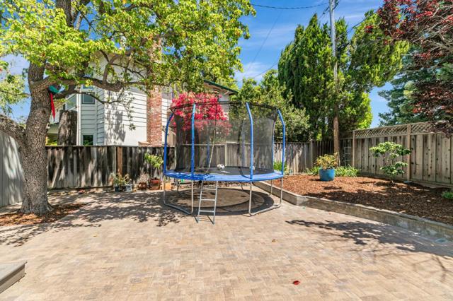 2739 Saint Giles Lane, Mountain View CA: https://media.crmls.org/mediaz/9ae44232-54b3-4fce-a238-6e691a97dae0.jpg