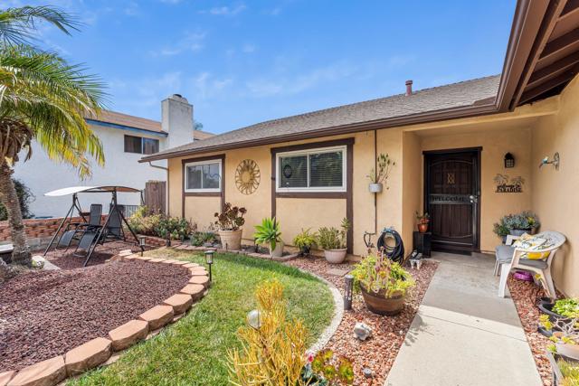 Detail Gallery Image 3 of 21 For 3205 Camarillo Ave, Oceanside,  CA 92056 - 3 Beds | 2 Baths
