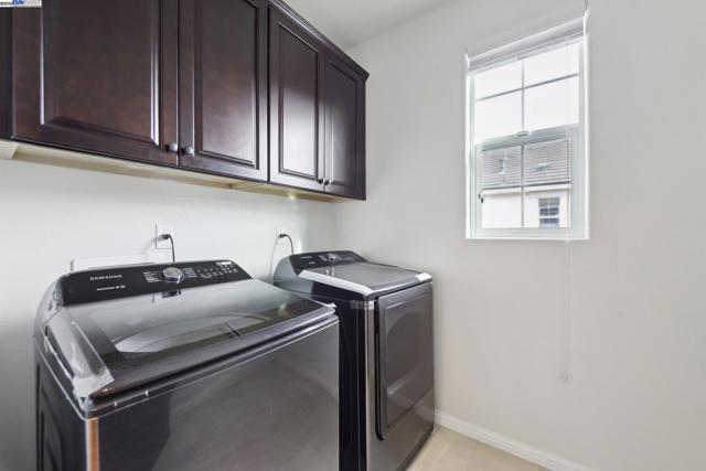 Image 17 of 33 For 2612 Admiral Cir