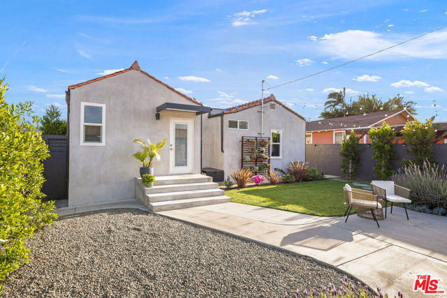 7337 5th Avenue, Los Angeles CA: https://media.crmls.org/mediaz/9ae4b1d0-21a3-4259-bf05-618e533a1f8f.jpg