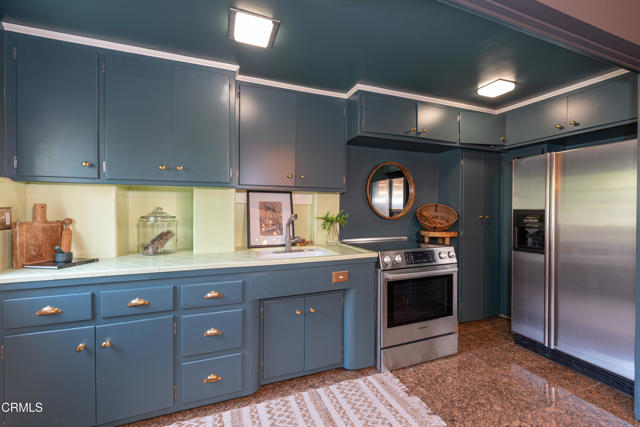 80 N Euclid Avenue, Pasadena CA: https://media.crmls.org/mediaz/9ae56993-d305-4ce5-a112-83645865626a.jpg