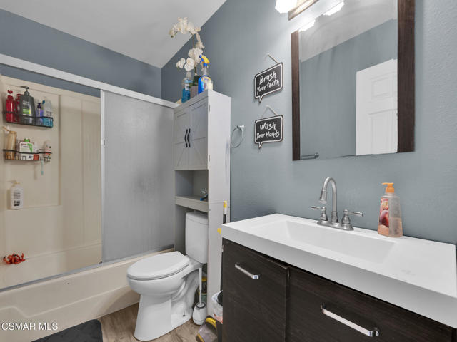 91 Cabrillo Court, Santa Paula CA: https://media.crmls.org/mediaz/9ae59eaa-1b7e-4fad-85f5-1648fd3a256f.jpg
