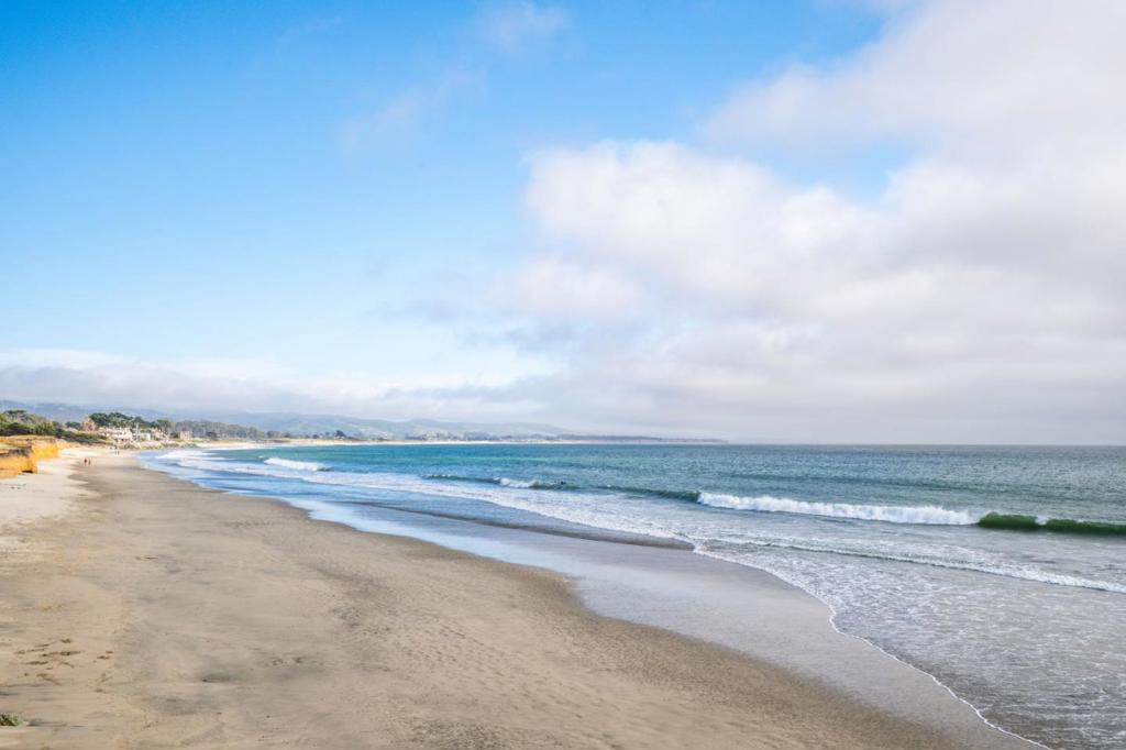 https://media.crmls.org/mediaz/9ae62956-6ec5-45ff-91f3-cd8d3845f1b7.jpg?preset=X-Large