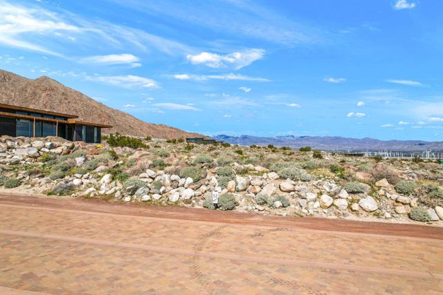 2338 City View Drive, Palm Springs CA: https://media.crmls.org/mediaz/9ae783fd-6d41-4114-9d4d-170a02f19ca3.jpg
