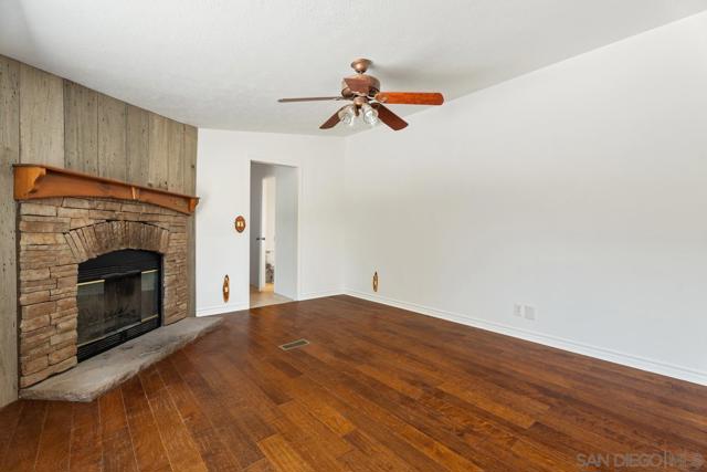 3511 Lakeview Dr, Julian CA: https://media.crmls.org/mediaz/9ae809c6-dab7-473a-9cdd-21bb8981621c.jpg