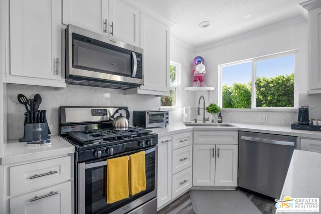 3784 E Calle San Raphael, Palm Springs CA: https://media.crmls.org/mediaz/9ae88640-588f-4afb-9d38-41a6869225b9.jpg