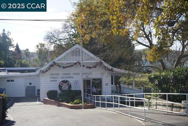 0 Alameda Diablo, Diablo CA: https://media.crmls.org/mediaz/9ae8e862-9a2e-4021-96b1-f81dbac58d2a.jpg