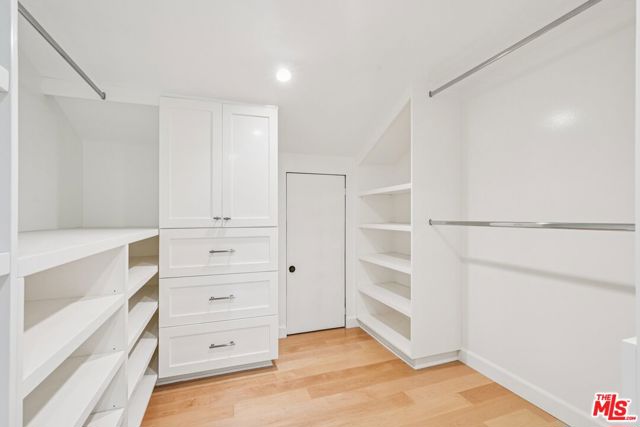 240 Oakhurst Lane, Arcadia CA: https://media.crmls.org/mediaz/9ae8f4d1-9e08-48ff-8129-cc75f095d004.jpg