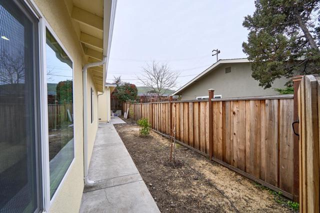 470 Holly Way, Milpitas CA: https://media.crmls.org/mediaz/9ae91b03-f5c8-484e-809f-0a6feae75e60.jpg