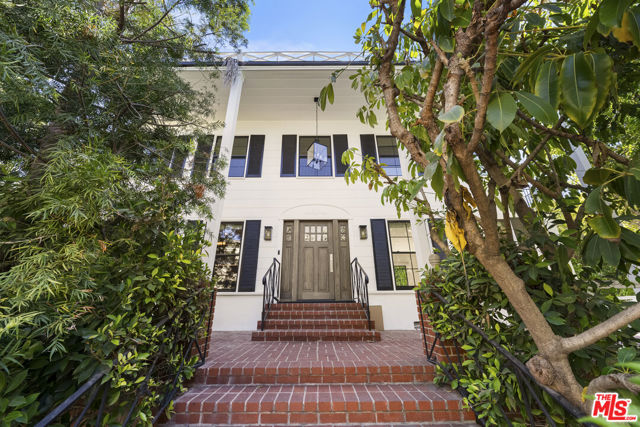1722 N Vista Street, Los Angeles CA: https://media.crmls.org/mediaz/9ae99a8a-e433-4166-9c1f-44df1daae700.jpg